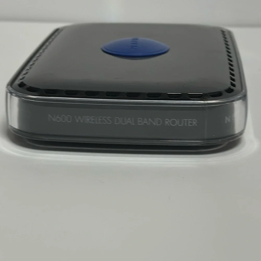 NetGear N600 Wireless Dual Band Router WNDR3400v3 - Picture 1 of 8